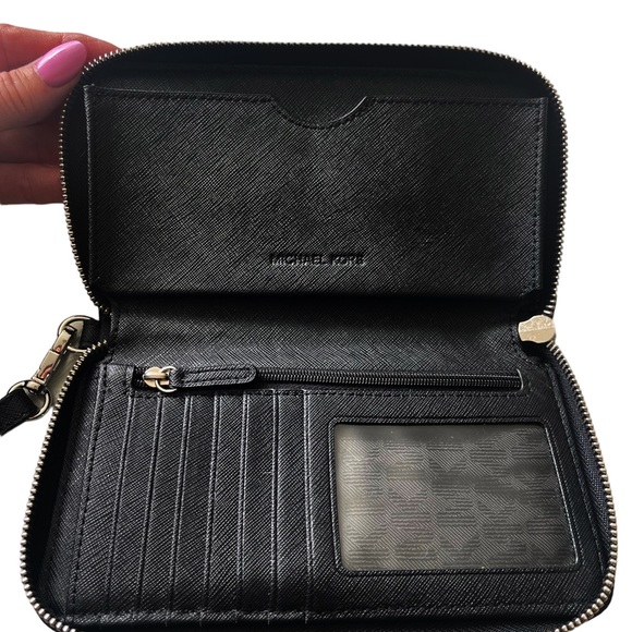 Michael Kors Travel Continental Wallet Black Leather Wristlet Zipper NWOT NEW - Picture 3 of 5
